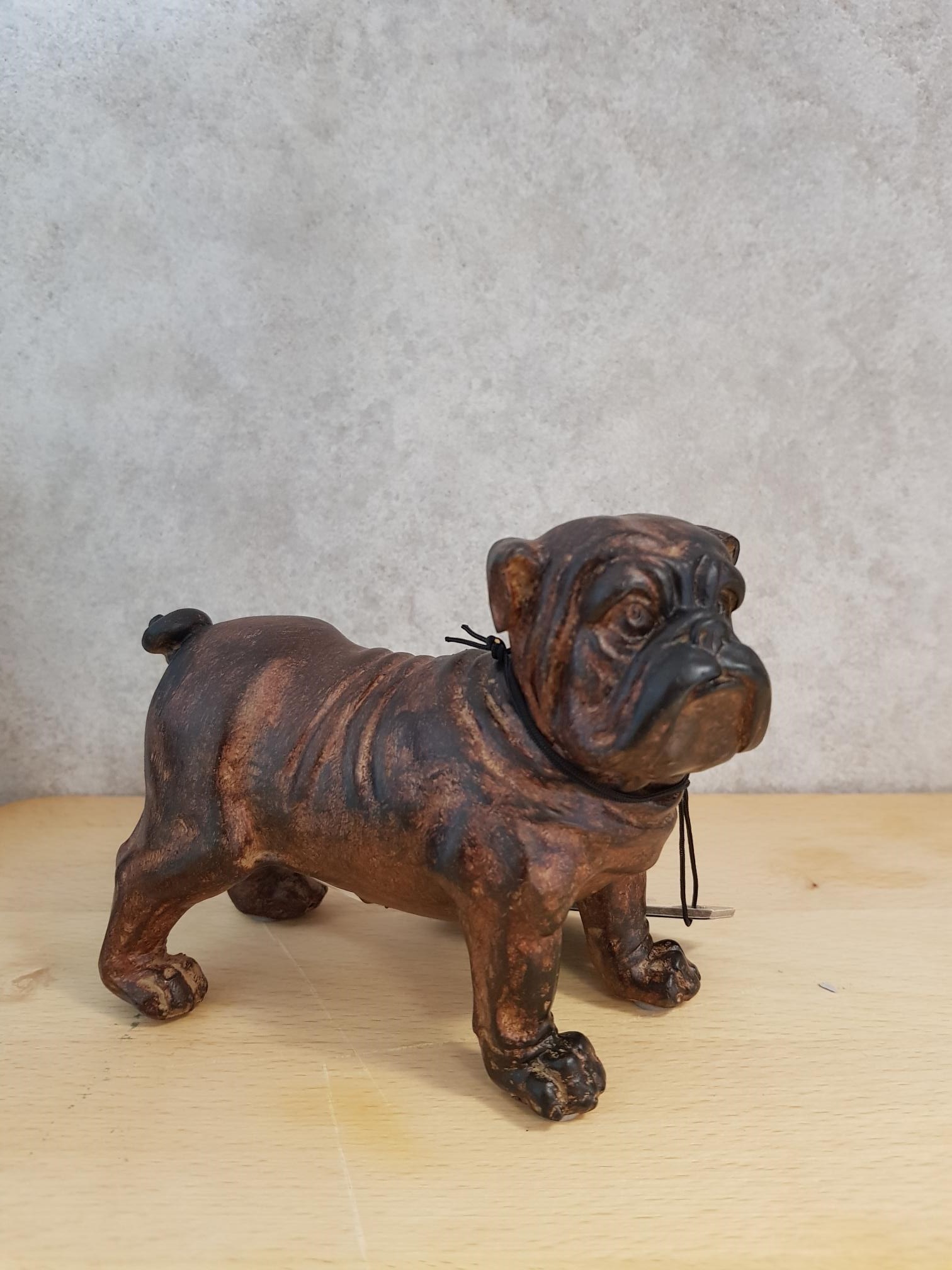 bulldog_resine_marron_m__22x10x16cm_